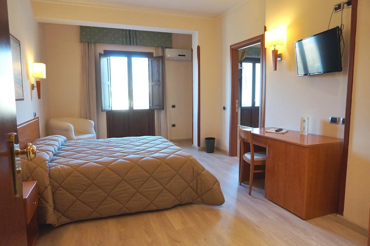 Bel Sito Hotel Due Torri Manocalzati Ngoại thất bức ảnh