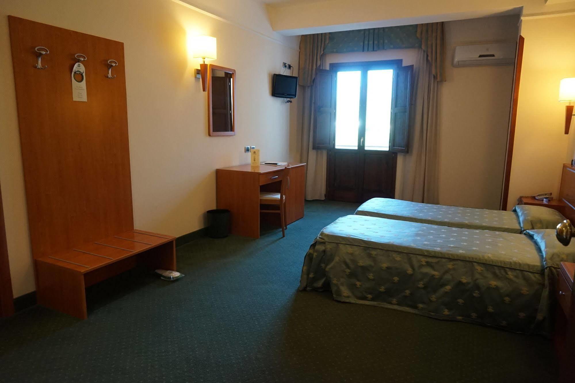 Bel Sito Hotel Due Torri Manocalzati Ngoại thất bức ảnh